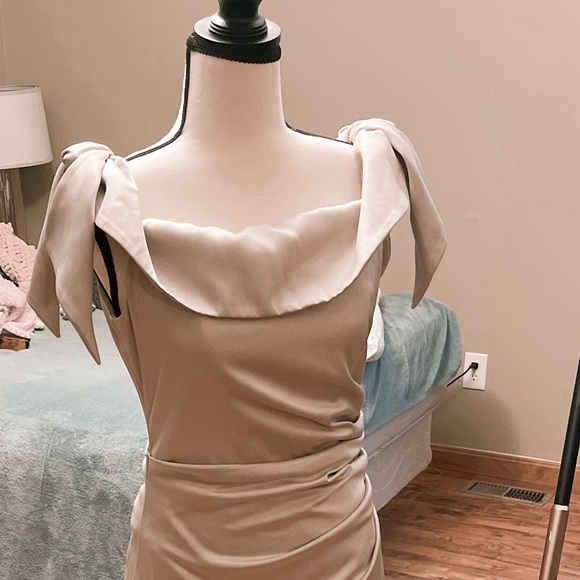 Authentic Gucci $14k Silk Off the Shoulder Full Length Gown / Dress - Picture 5 of 8